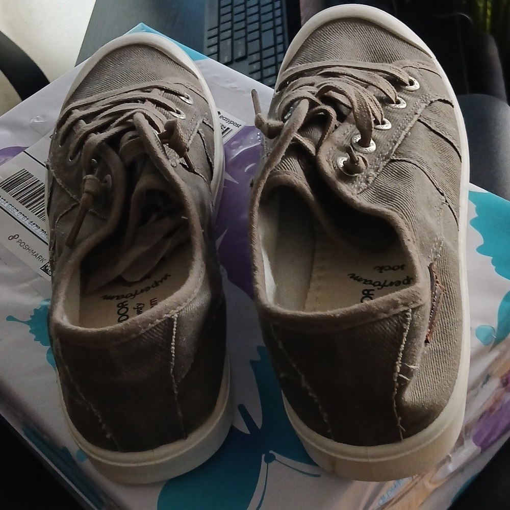 Jenn Ardor Gray Sneakers - Picture 10 of 10
